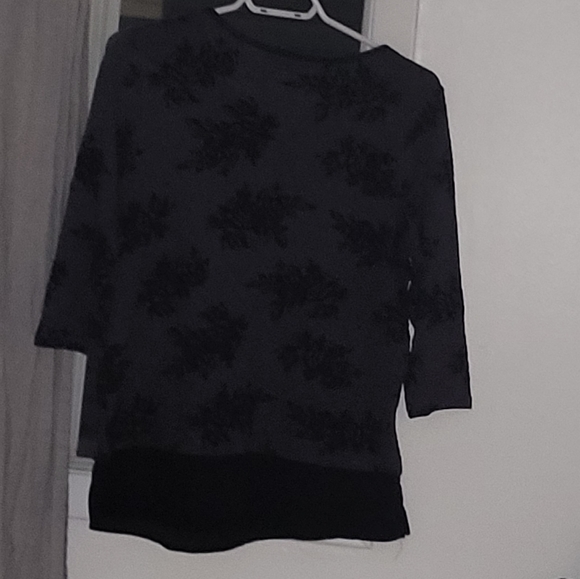 Black rose shimmering blouse - Picture 1 of 2
